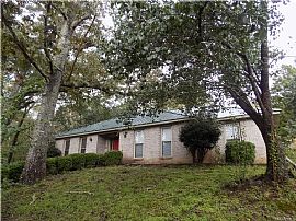 4 Beds 2.5 Baths......140 Floyd Cir, Deatsville in Deatsville, AL