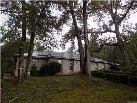 4 Beds 2.5 Baths......140 Floyd Cir, Deatsville in Deatsville, AL (Photo 10 of 12)