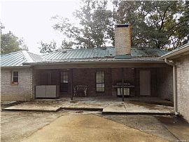 4 Beds 2.5 Baths......140 Floyd Cir, Deatsville in Deatsville, AL (Photo 3 of 12)