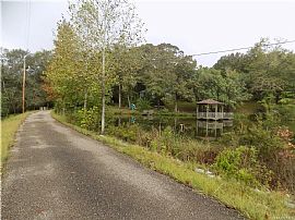 4 Beds 2.5 Baths......140 Floyd Cir, Deatsville in Deatsville, AL (Photo 8 of 12)