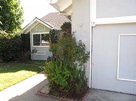 3208 Mecartney Rd, Alameda, Ca  4 Beds 2 Baths in Alameda, CA (Photo 9 of 10)