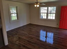 2bed 1bath in Lubbock, TX (Photo 2 of 5)