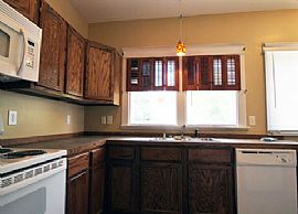 137 Waller Ave, Lexington, Ky 40503 3 Beds 3 Baths 1,300 Sqft in Lexington, KY (Photo 4 of 7)