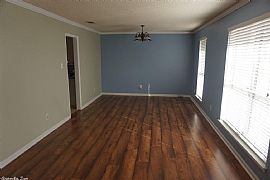  This Lovely Three-Bedroom House Is Located in The Roberts Elem in Little Rock, AR (Photo 2 of 3)