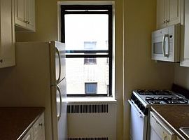 2 Beds 2 Baths 2 Main Pl # 4g, White Pla in White Plains, NY (Photo 5 of 9)