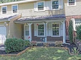 This Spacious Townhouse Offers Newer (2016) Furnace and A/c in Clifton Park, NY (Photo 3 of 12)