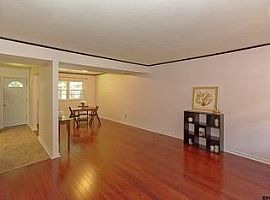 This Spacious Townhouse Offers Newer (2016) Furnace and A/c in Clifton Park, NY (Photo 4 of 12)