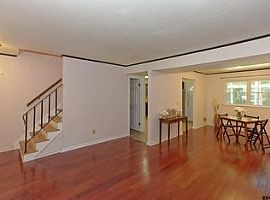 This Spacious Townhouse Offers Newer (2016) Furnace and A/c in Clifton Park, NY (Photo 5 of 12)