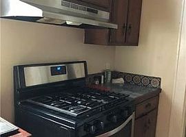 Renovated Victorian 2 Beds 1 Bath 880 Sqft in New Orleans, LA (Photo 7 of 9)