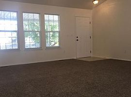 Charming 4 Bedrooms and 2 Bathroom in Boise, ID (Photo 3 of 6)