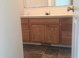 Charming 4 Bedrooms and 2 Bathroom in Boise, ID (Photo 4 of 6)