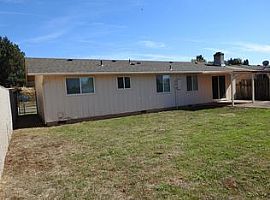 Charming 3 Bedrooms and 1 Bathroom in Springfield, OR