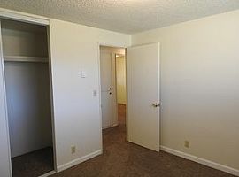 Charming 3 Bedrooms and 1 Bathroom in Springfield, OR (Photo 4 of 10)