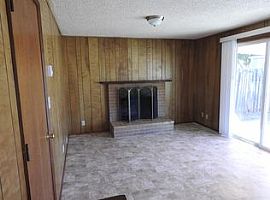 Charming 3 Bedrooms and 1 Bathroom in Springfield, OR (Photo 7 of 10)