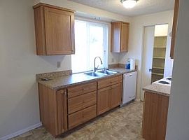 Charming 3 Bedrooms and 1 Bathroom in Springfield, OR (Photo 9 of 10)