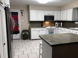 3 Bedroom/2 Bath Completely Renovated Apartment For Lease in New Orleans, LA (Photo 3 of 7)