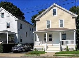 22 Russell Ave, Newport, Ri 02840 in Newport, RI (Photo 2 of 12)