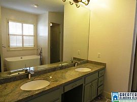 4 Bedroom 320 Gran Ave, Birmingham, Al 35209 in Birmingham, AL (Photo 8 of 10)