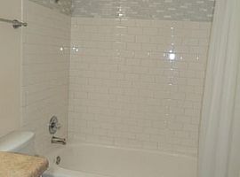 2 Bed,1 Bath 302 S Mcloughlin Blvd in Oregon City, OR (Photo 3 of 10)