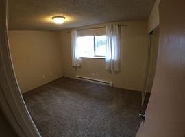 2 Bed,1 Bath 302 S Mcloughlin Blvd in Oregon City, OR (Photo 5 of 10)