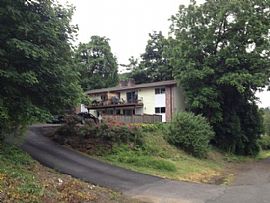 2 Bed,1 Bath 302 S Mcloughlin Blvd in Oregon City, OR (Photo 6 of 10)