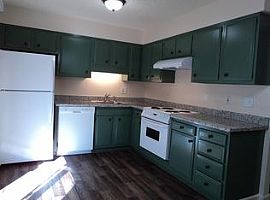2 Bed,1 Bath 302 S Mcloughlin Blvd in Oregon City, OR (Photo 8 of 10)