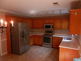 140 Brent Way, Alabaster, Al 35007 3 Beds 2 Baths 1,960 Sqft in Alabaster, AL (Photo 3 of 8)