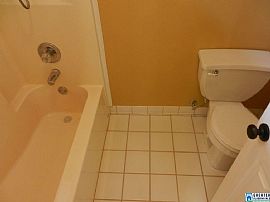 140 Brent Way, Alabaster, Al 35007 3 Beds 2 Baths 1,960 Sqft in Alabaster, AL (Photo 7 of 8)