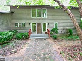 204 Sportsman Neck Rd, Queenstown, Md 21658 in Queenstown, MD