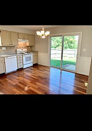 3 Bedrooms in Middletown, KY (Photo 10 of 12)