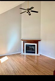 3 Bedrooms in Middletown, KY (Photo 2 of 12)