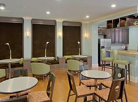 3 Beds · 2 Baths 9734 Tapestry Park Cir, Jacksonville, Fl in Jacksonville, FL (Photo 4 of 10)