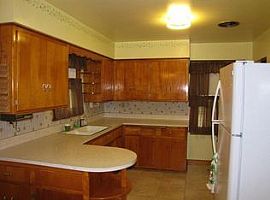 5000 N 56th St, Milwaukee, Wi 53218 in Milwaukee, WI (Photo 5 of 12)