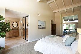 Sun Valley Rd Solana Beach, Ca  4 Beds 3 Baths in Solana Beach, CA (Photo 2 of 12)