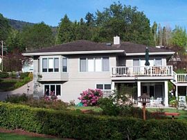 Charming 3 Bedrooms and 3 Bathroom in Ashland, OR
