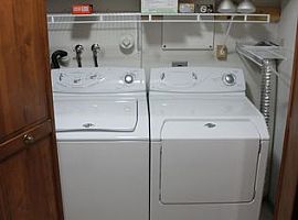 Charming 3 Bedrooms and 3 Bathroom in Ashland, OR (Photo 3 of 6)