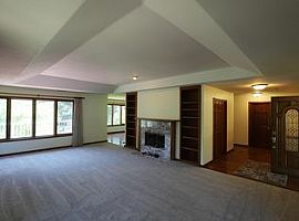 Charming 3 Bedrooms and 3 Bathroom in Ashland, OR (Photo 6 of 6)