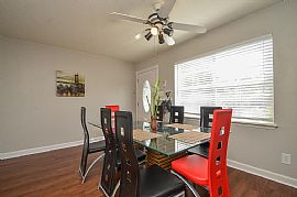 7305 S Gessner Rd, Houston, Tx  3 Beds 2.5 Baths in Houston, TX (Photo 2 of 9)