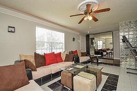 7305 S Gessner Rd, Houston, Tx  3 Beds 2.5 Baths in Houston, TX (Photo 6 of 9)