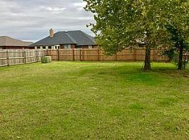 800 W Perry Dr, Mustang, Ok 73064 3 Beds 1 Bath 1,215 Sqft  in Mustang, OK (Photo 2 of 7)