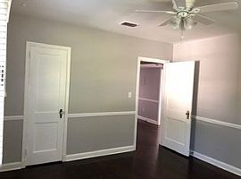 117 Broward St, Tallahassee, Fl 32301 3 Beds 1 Bath 1,297 Sqft in Tallahassee, FL (Photo 3 of 4)