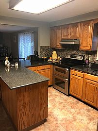 Lovely 4 Bedroom Apartment in North Tonawanda, NY (Photo 5 of 6)