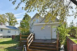 Charming 3 Bedroom Home  in Crown Point, IN (Photo 2 of 4)