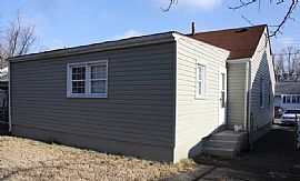 1616 Earl Ave, Louisville, Ky   3 Beds 1 Bath in Louisville, KY (Photo 2 of 9)