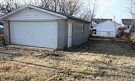 1616 Earl Ave, Louisville, Ky   3 Beds 1 Bath in Louisville, KY (Photo 3 of 9)