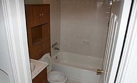 1616 Earl Ave, Louisville, Ky   3 Beds 1 Bath in Louisville, KY (Photo 5 of 9)