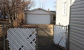 1616 Earl Ave, Louisville, Ky   3 Beds 1 Bath in Louisville, KY (Photo 8 of 9)