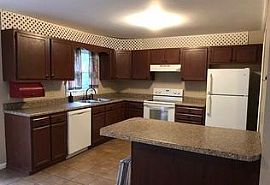 3 Beds 3 Baths in Johnson City, TN (Photo 3 of 7)