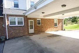 4 Beds 2 Baths in Kingsport, TN (Photo 2 of 6)