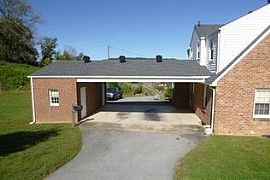 4 Beds 2 Baths in Kingsport, TN (Photo 6 of 6)